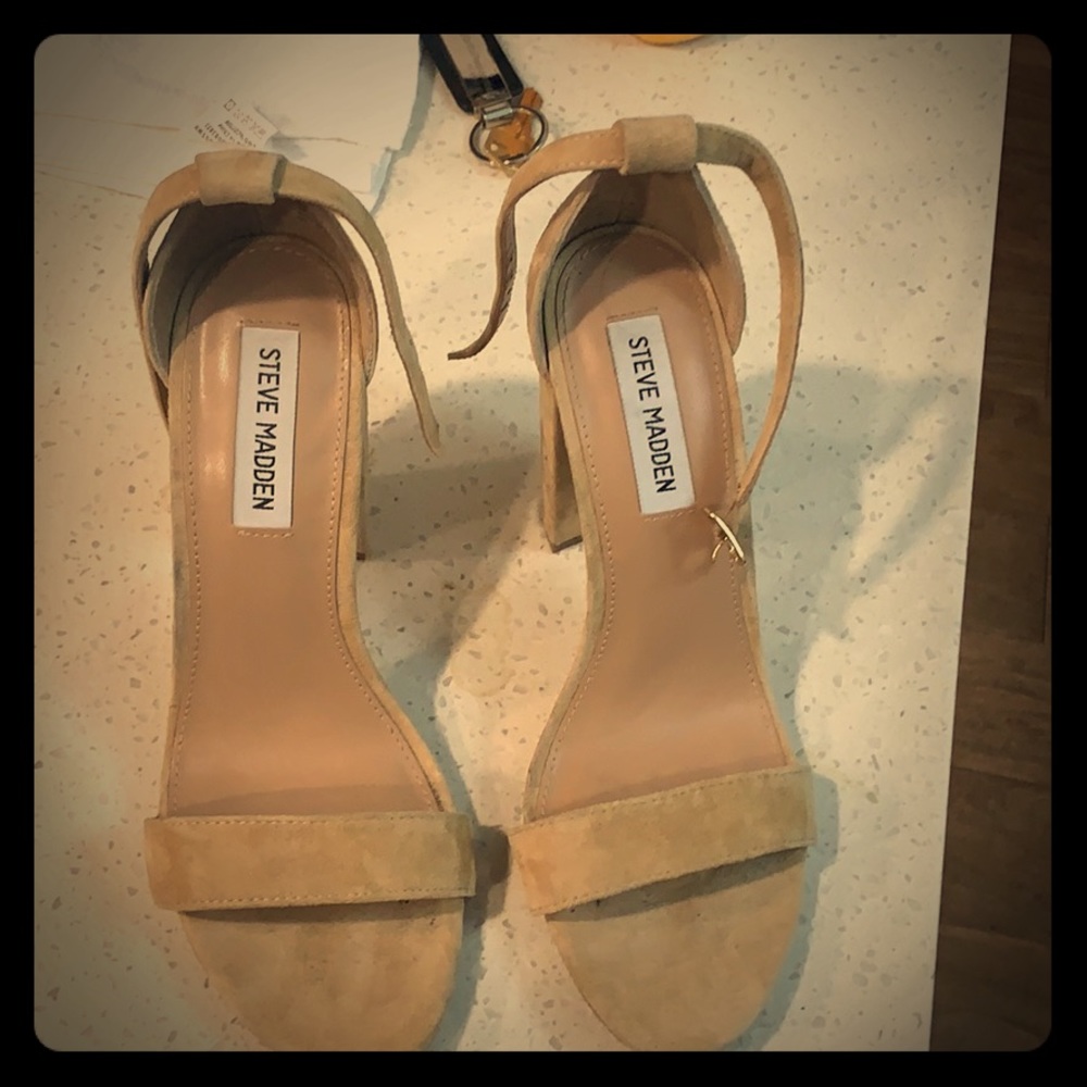 Steve Madden tan heels